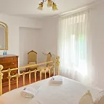 Hostel Lamorena *
