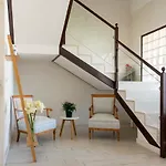 Hostel Lamorena
