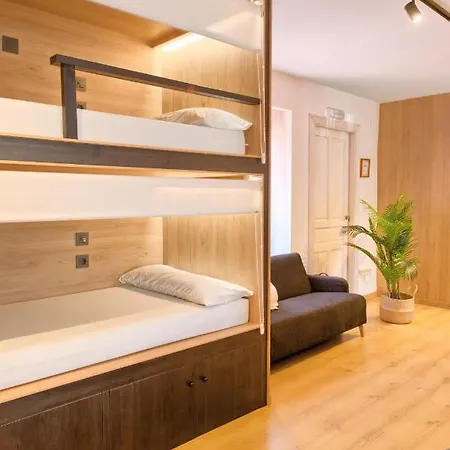 Хостел Lamorena Ледигос