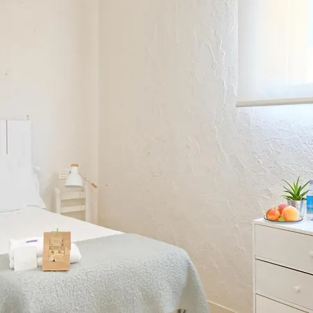 Hostel Lamorena *