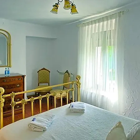 Hostel Lamorena *