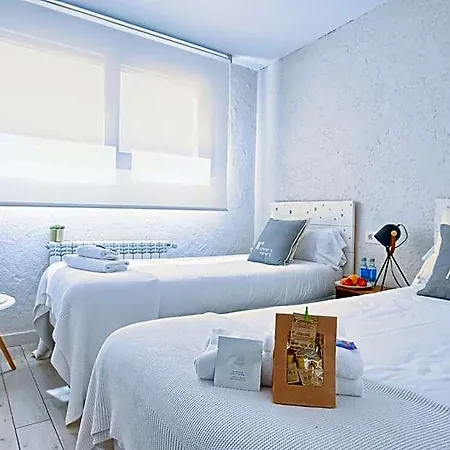 Hostel Lamorena *